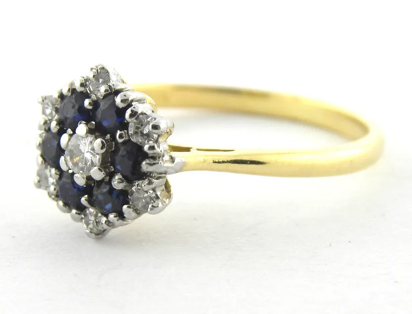 18ct Gold Cluster Ladies Ring