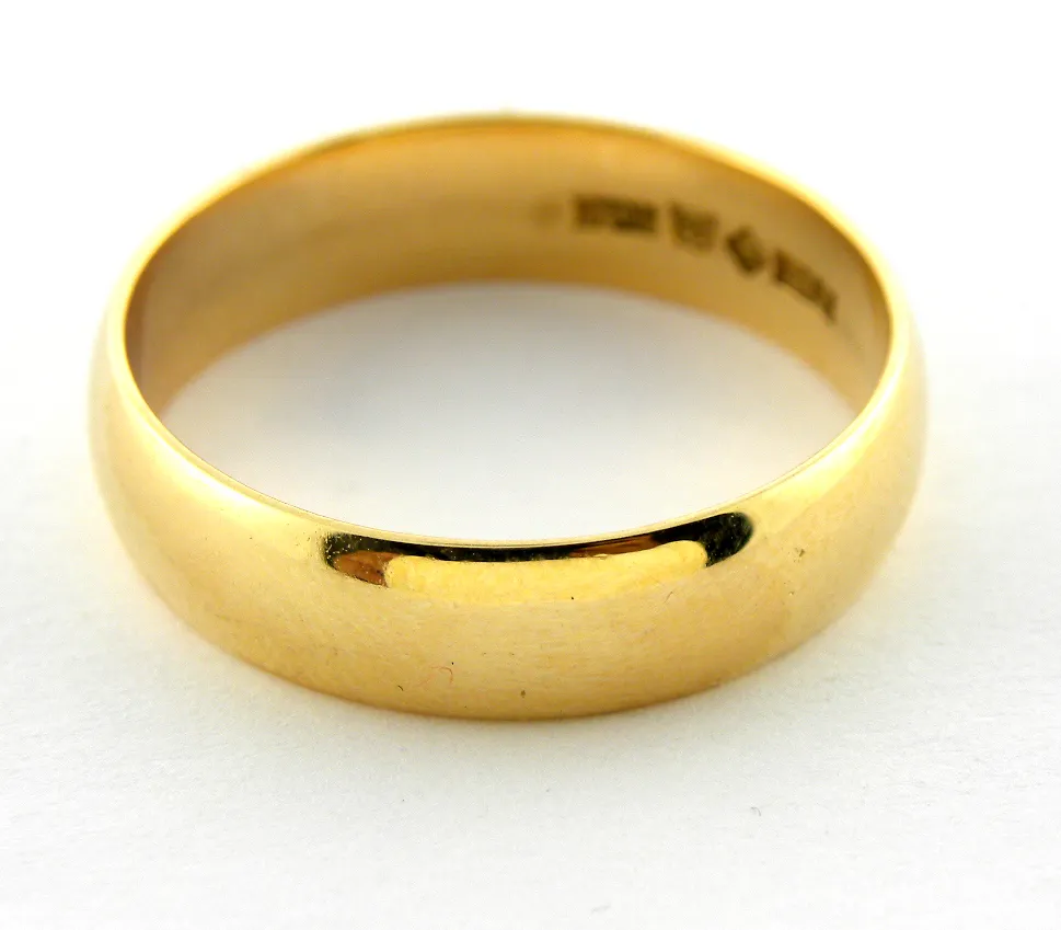 18ct D Shape Wedding Ring