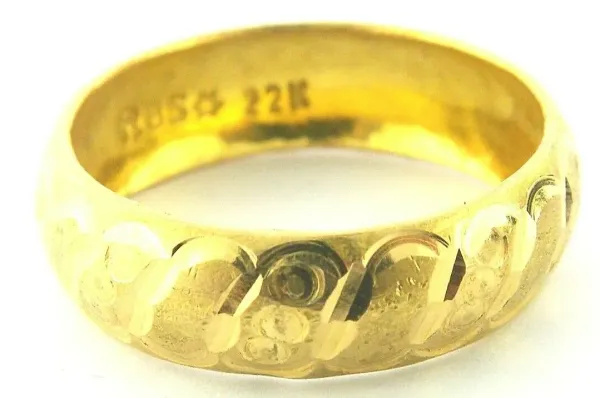 Ladies Gold Band
