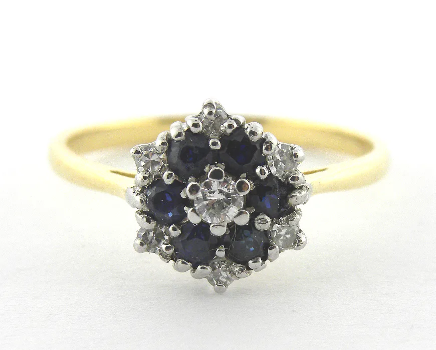 18ct Gold Cluster Ladies Ring