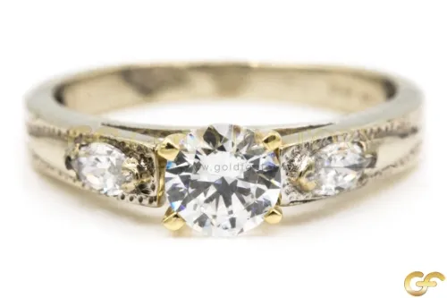 Ladies Solitaire Ring