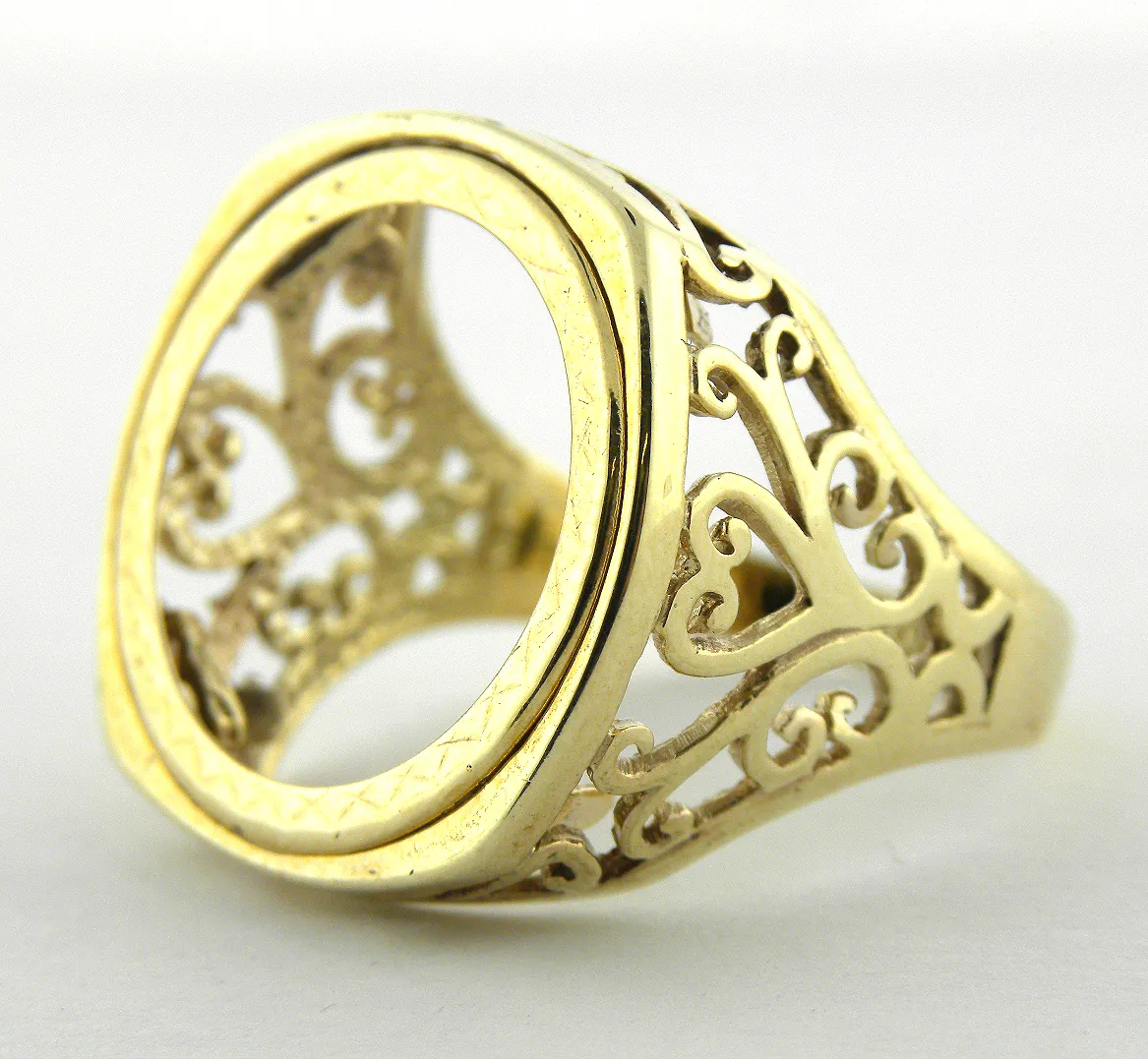 9ct Gold Gents Ring