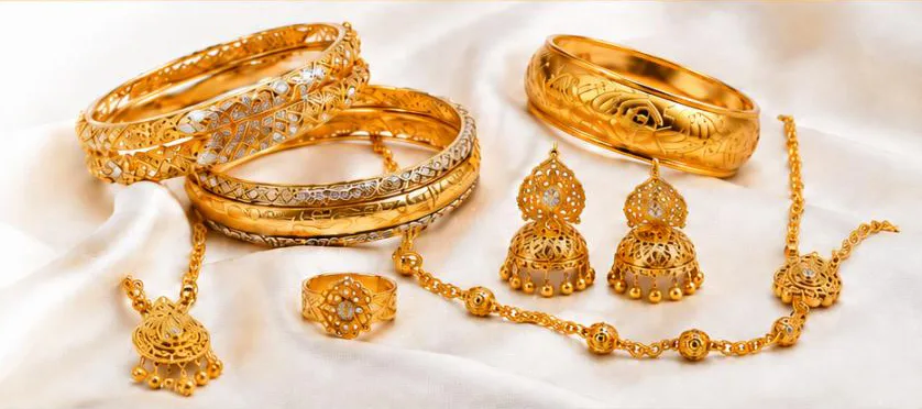 Clearance 22ct gold bangles, earrings, pendant and necklace